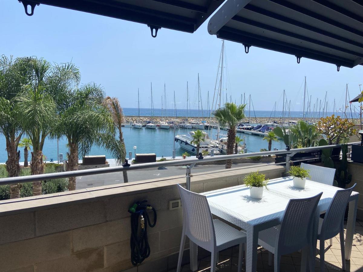 Luxury Apartment San Lorenzo Al Mare Buitenkant foto